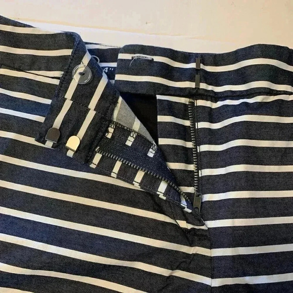 Women’s Ann Taylor Khaki Shorts Size 12 Navy Blue Cotton 4” Chino - Picture 4 of 6